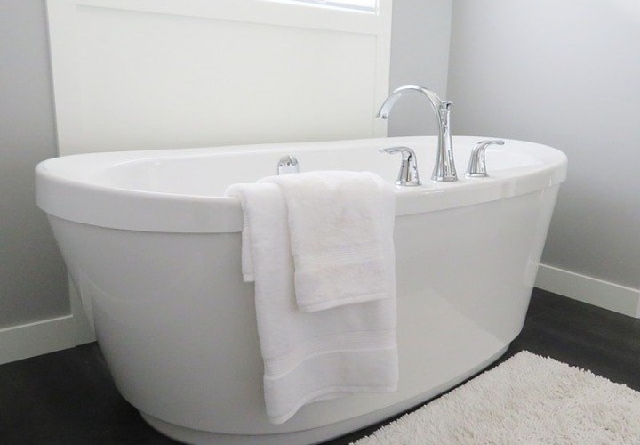 stand alone tub