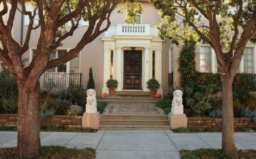 Large Classic Entryway