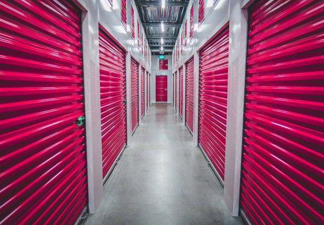 Moving Easier: 8 Reasons to Use Self Storage During a Move