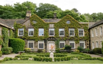 courtyard of a palatial house