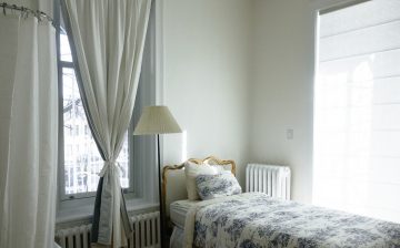 bedroom-690129_1920