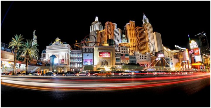 night view of Las Vegas strip