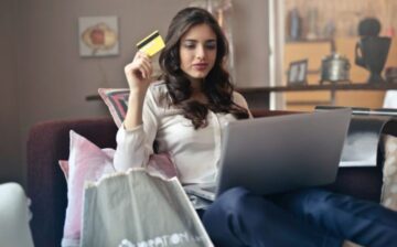 woman purchasing online