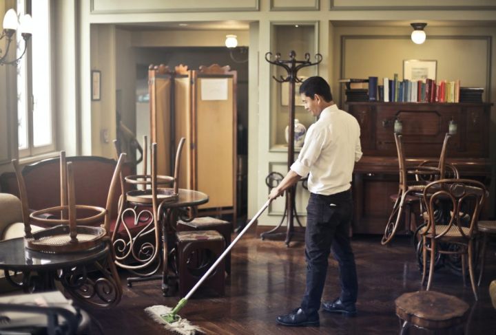 CLEANING SERVICES FLOORS