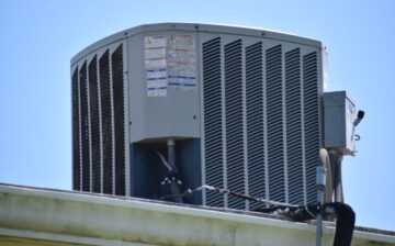 air conditioning placed on the ceiling