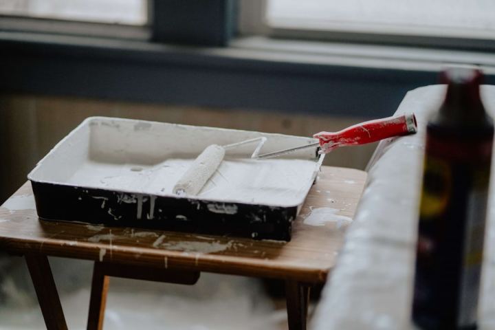 paint tray and roller