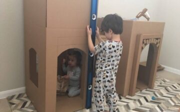Kids Entertained with moving boxes