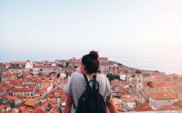 travel girl watching landscape