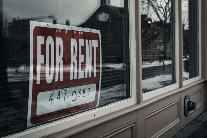 for rent sign in window