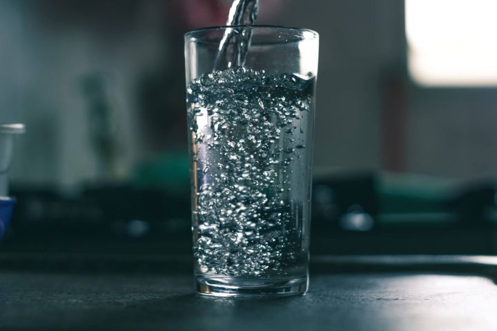 glass of water serving