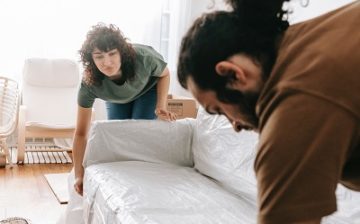 packing furniture