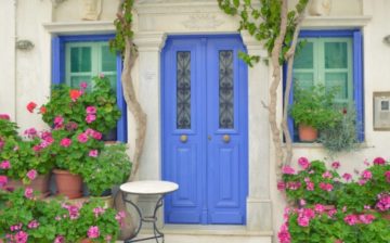 how to select a front door