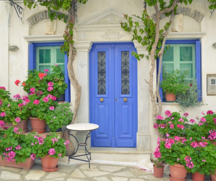 how to select a front door