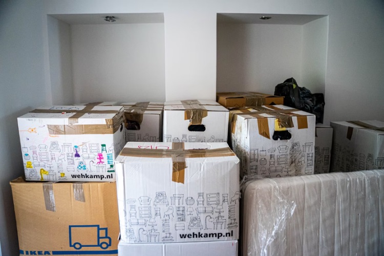 6 Things to Ask Moving Companies Before Hiring Them