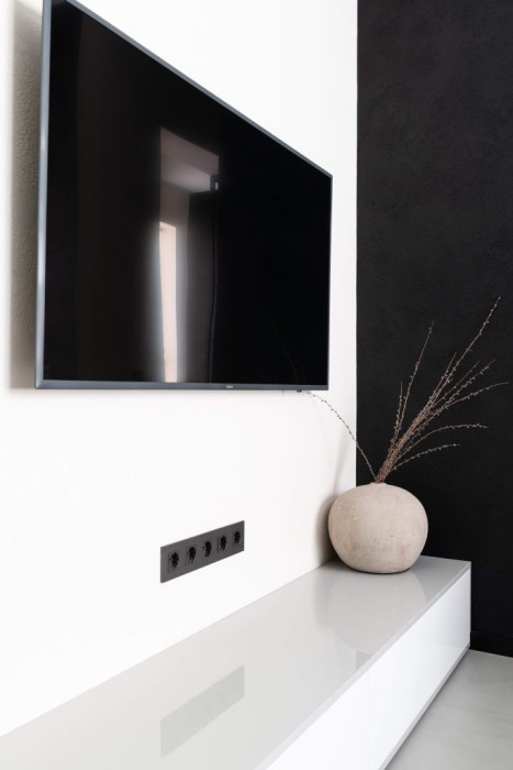 wall TV mounting