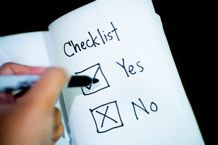 What Items Must Be on the Moving Day Checklist?
