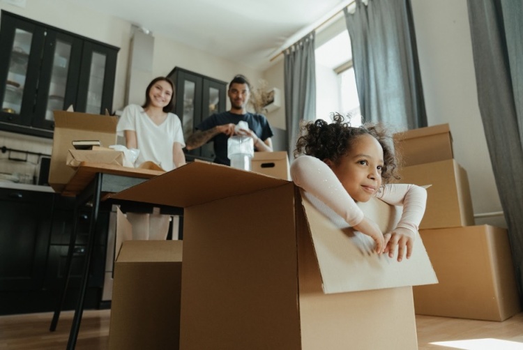 10 Top Tips for Moving with Kids