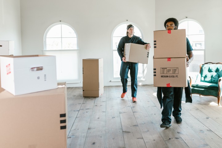 When Moving Companies NYC Hire Movers
