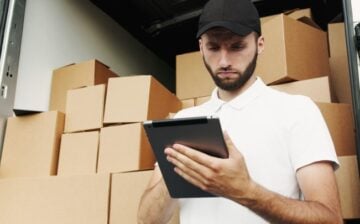 Moving Services Company mover with checklist