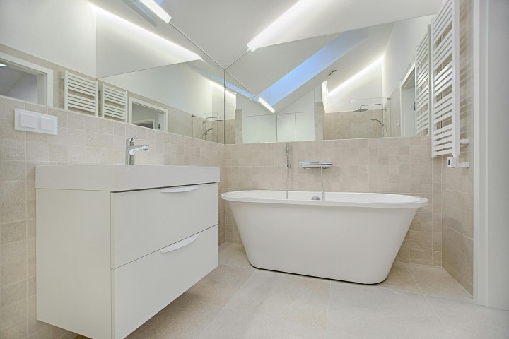 bathroom decorated in white