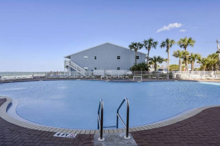 view from the edge of the pool at Tidewater