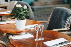 restaurant tables with cozy decor