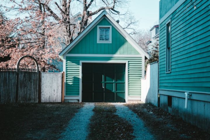 garage painting of lightblue