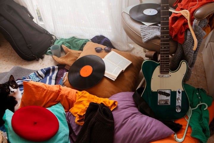 interior full clothing ready for declutter