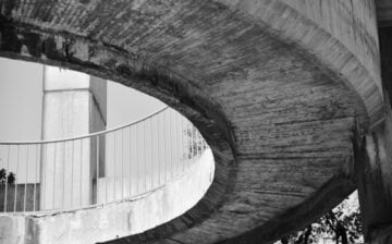 Black and white round shaped bridge