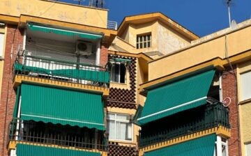 green awnings